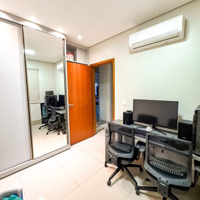 WhatsApp Image 2025-05-28 at 10.30.31 (1)