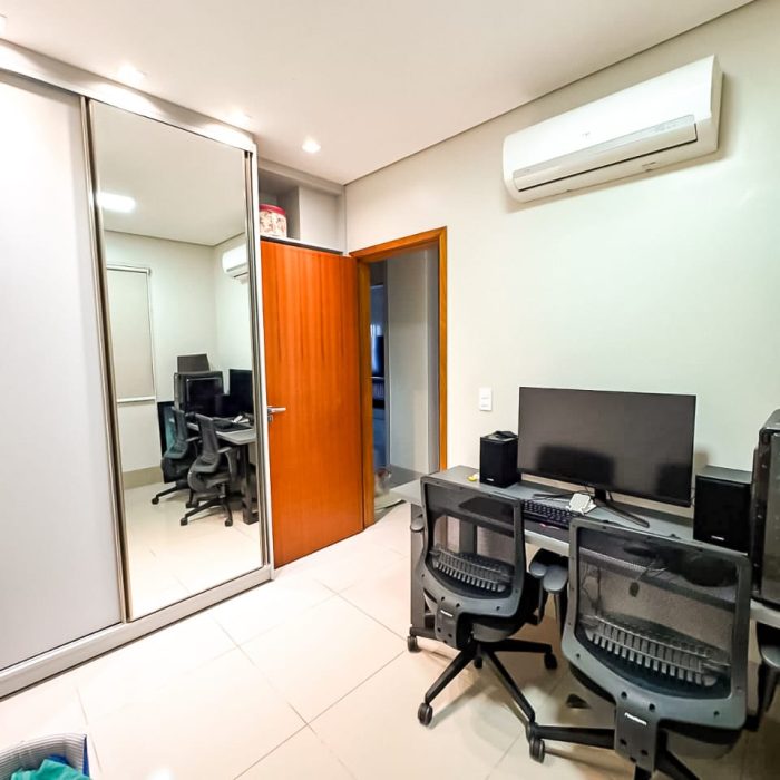 WhatsApp Image 2025-05-28 at 10.30.31 (1)