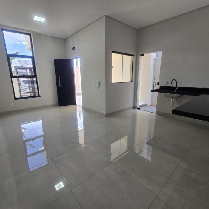 WhatsApp Image 2025-08-18 at 14.35.10 (2)