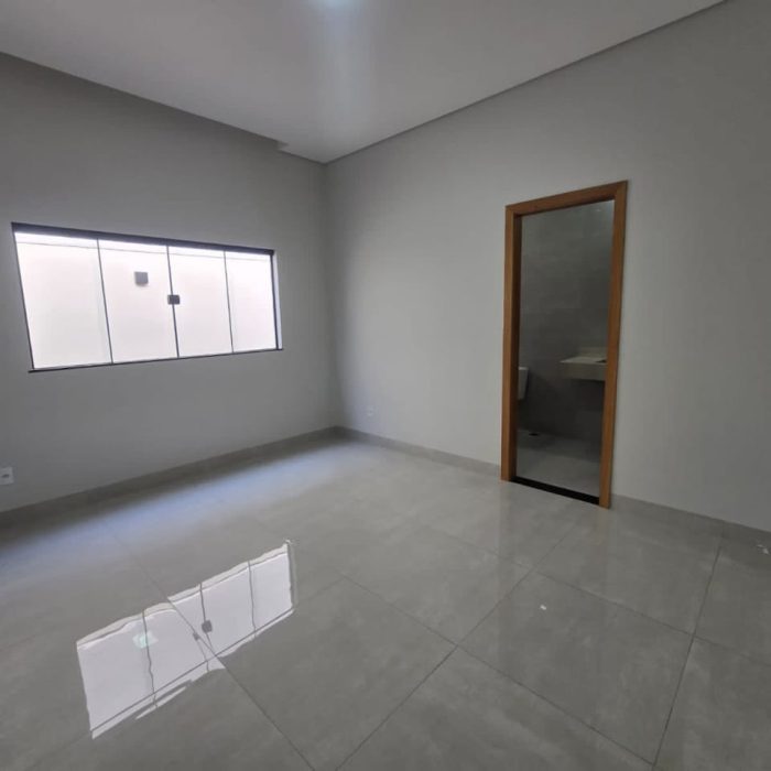 WhatsApp Image 2025-08-18 at 14.35.13 (1)