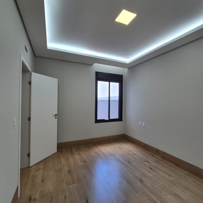 WhatsApp Image 2025-10-24 at 15.28.05 (2)