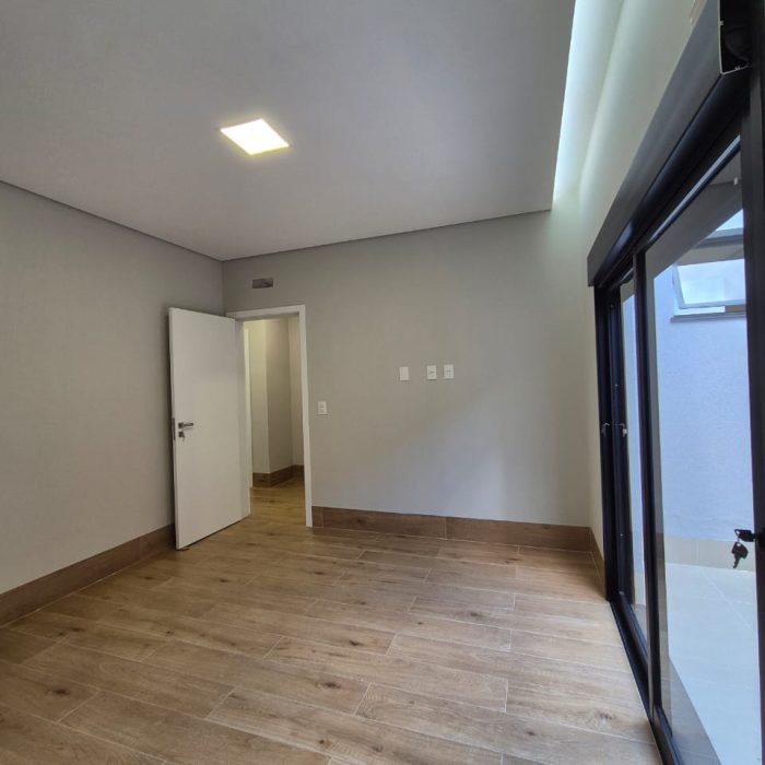 WhatsApp Image 2025-10-24 at 15.28.07 (2)