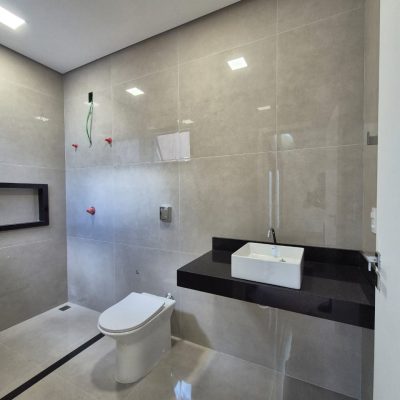 WhatsApp Image 2025-10-24 at 15.28.10 (1)