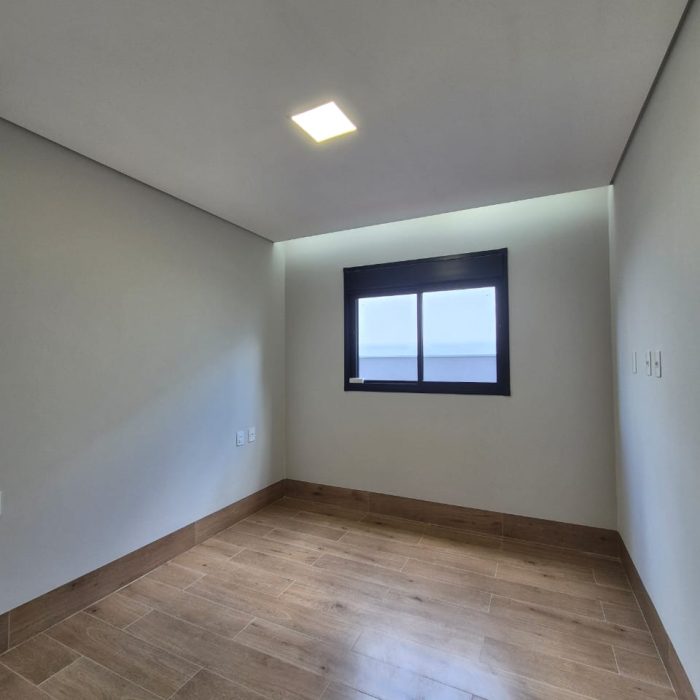 WhatsApp Image 2025-10-24 at 15.28.11 (1)