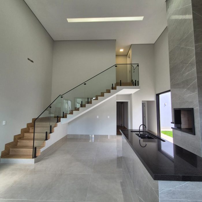 WhatsApp Image 2025-10-24 at 15.28.13 (1)