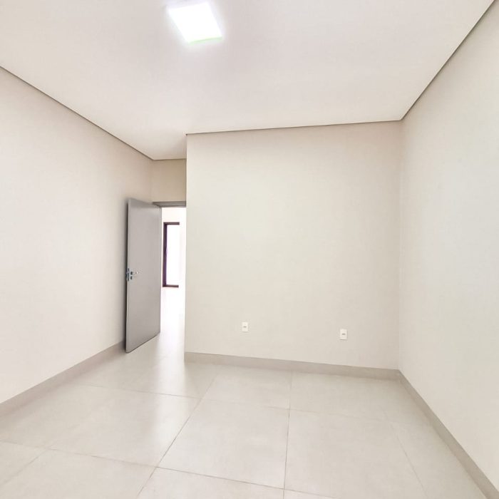 WhatsApp Image 2025-11-27 at 13.44.58 (2)